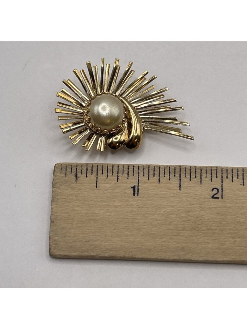 1950s Emmons Brooch Gold Tone Sunburst Faux Pearl Retro Sun Flower MCM Vintage - Picture 16 of 16